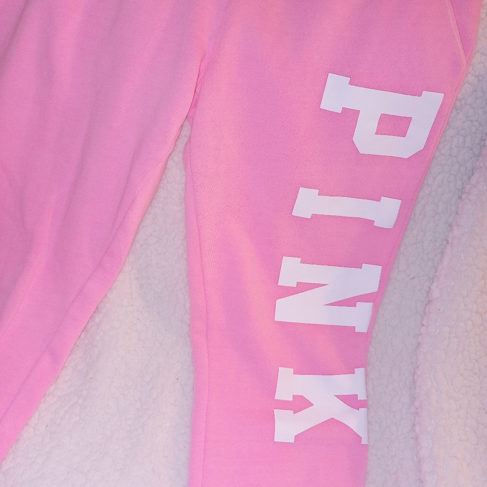 💕PINK VS SWEATPANTS 💕